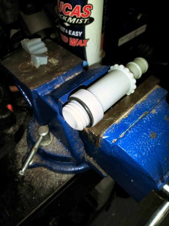OilFiller-00.thumb.jpg.055f841957a10469ce877db57552c699.jpg