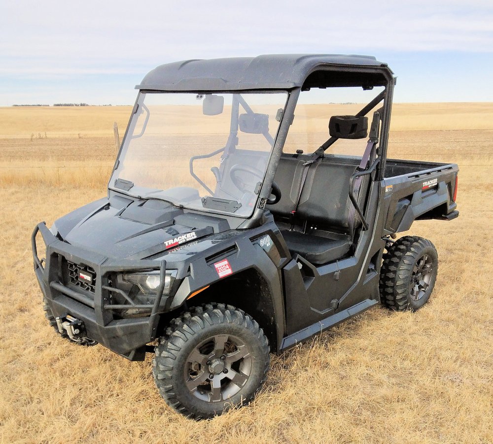 Tracker 900 3 quarter.jpg
